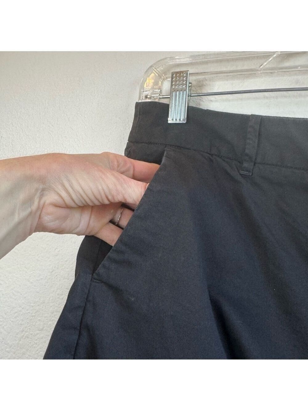 NILI LOTAN Chino 10” Shorts - cotton & stretch - Picture 5 of 12